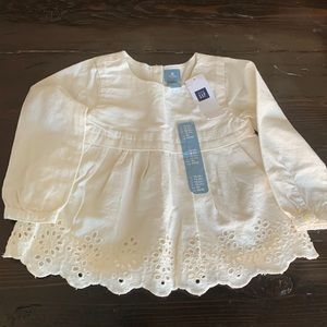 babyGap adorable girls 18-24 month off-white top